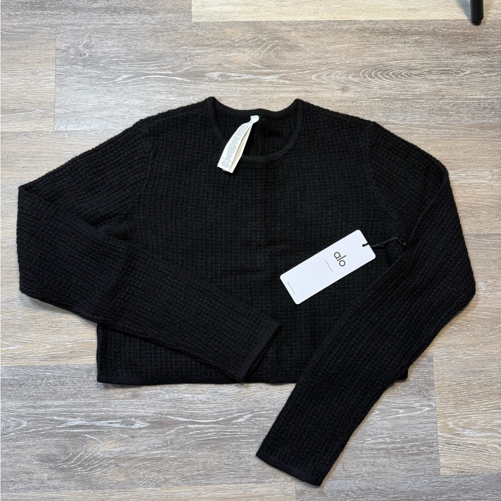 Alo Yoga Cashmere Plush Waffle Cropped Long Sleeve - Black